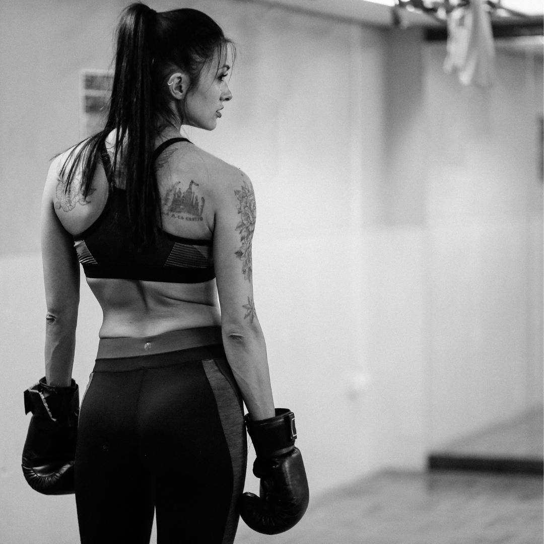 Vue rapprochée d'une cible de boxe pour entraînement