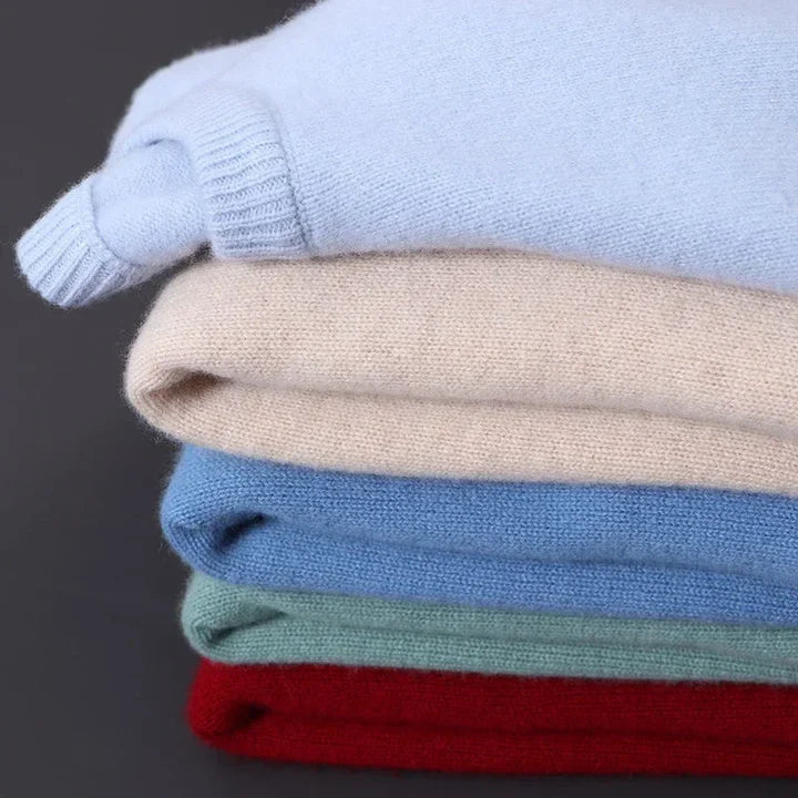 Détail des bords élastiques du pull en cachemire