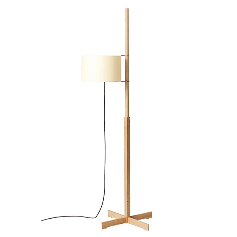 Lampadaire élégant éclairant une chambre cosy