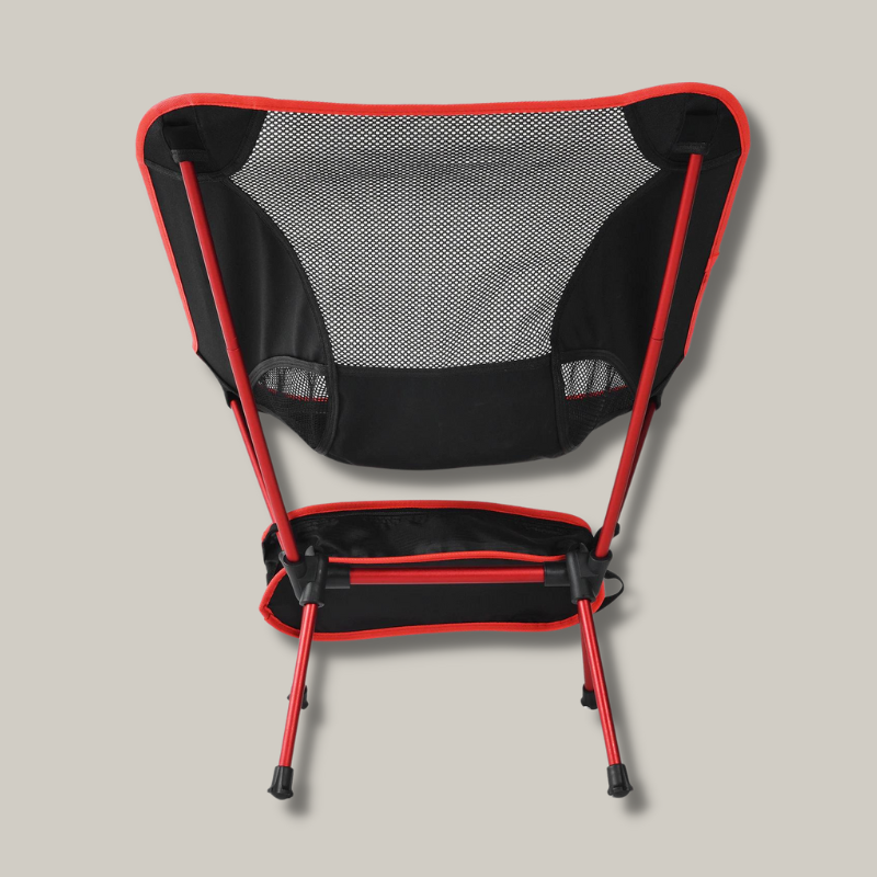 Chaise de camping dépliée, prête à l'emploi en extérieur