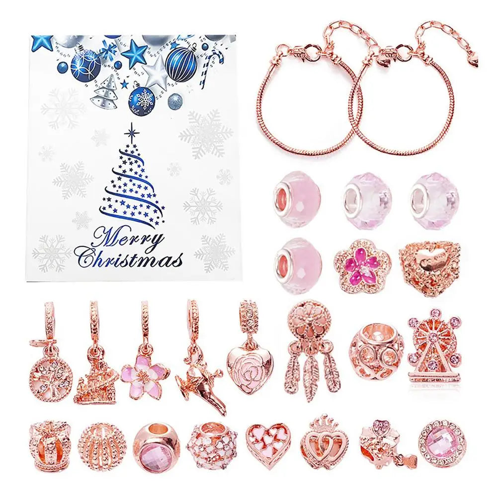 Ensemble de perles et charmes sur fond blanc