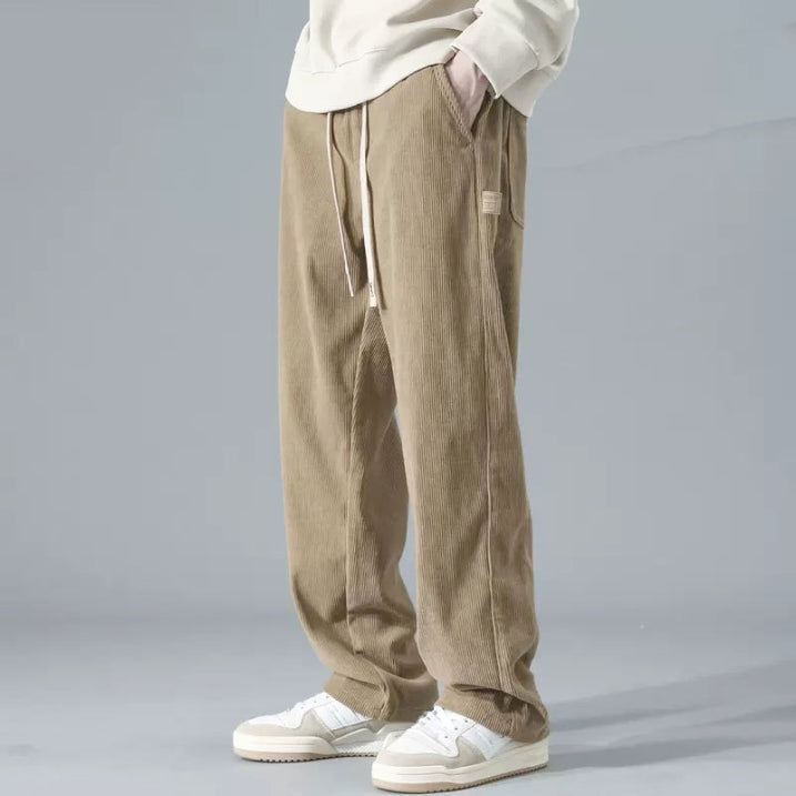 Poches pratiques sur pantalon décontracté en velours côtelé