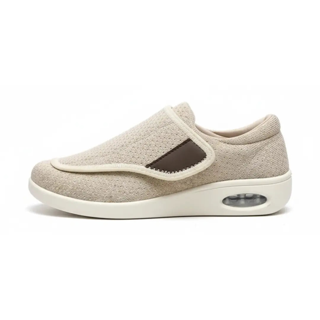Vue arrière d'une chaussure orthopédique avec fermeture Velcro