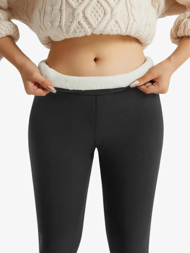Leggings pliés montrant la texture douce du fleece