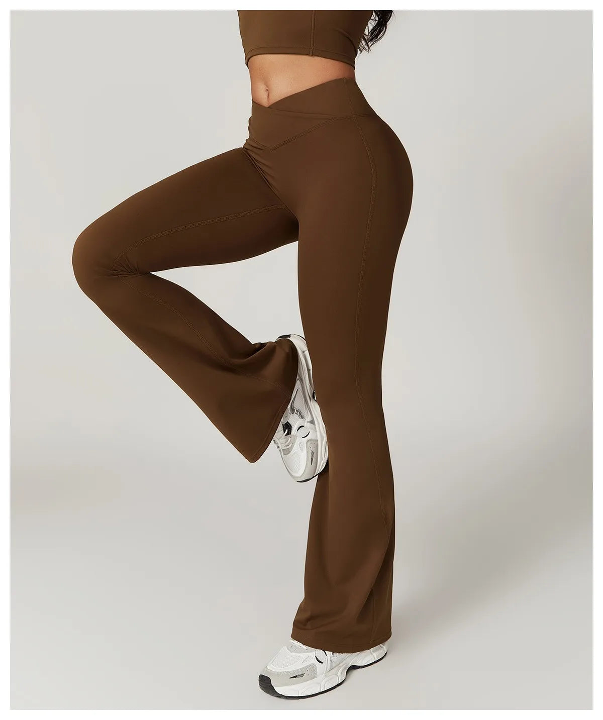 Vue latérale d'un pantalon de yoga femme, tissu respirant