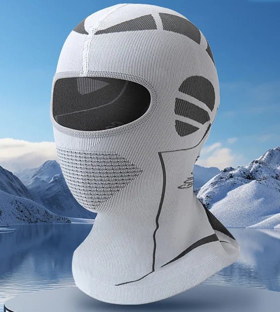 Masque plié montrant sa légèreté et sa portabilité