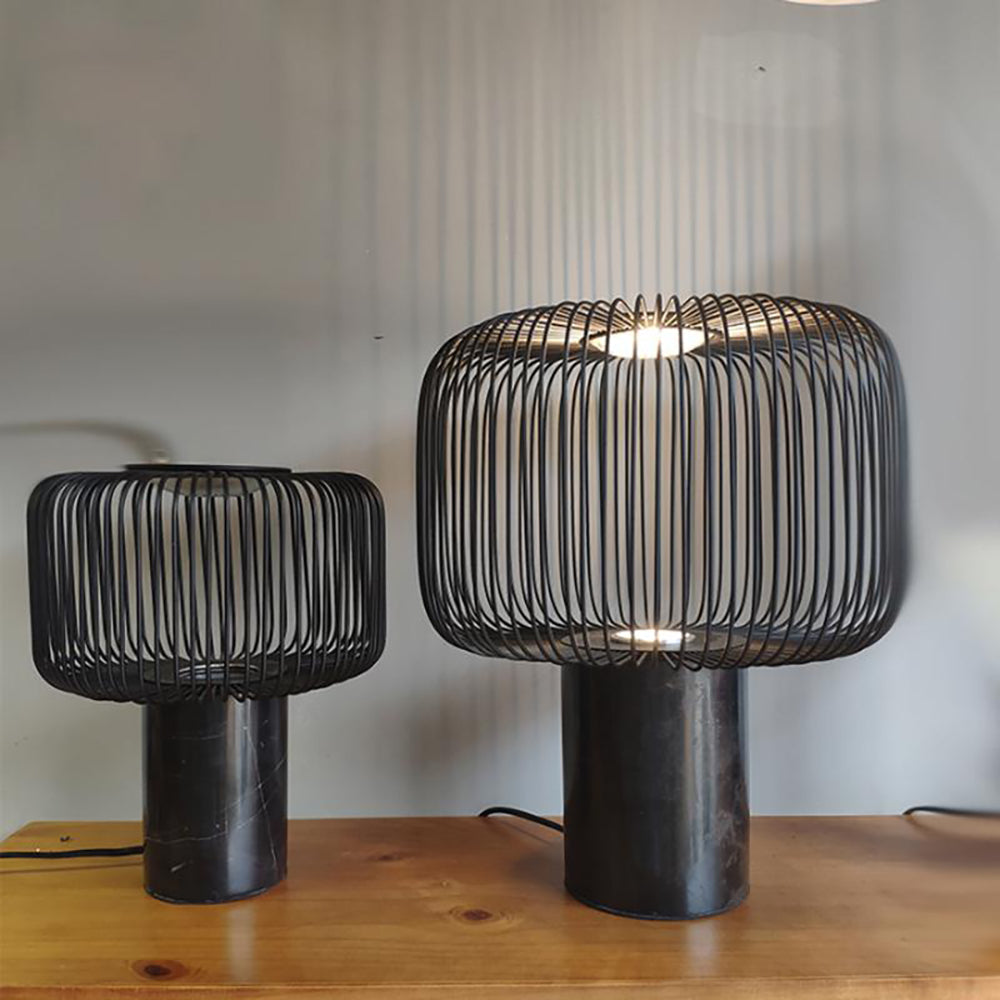 Lampe de table avec détails en marbre et métal