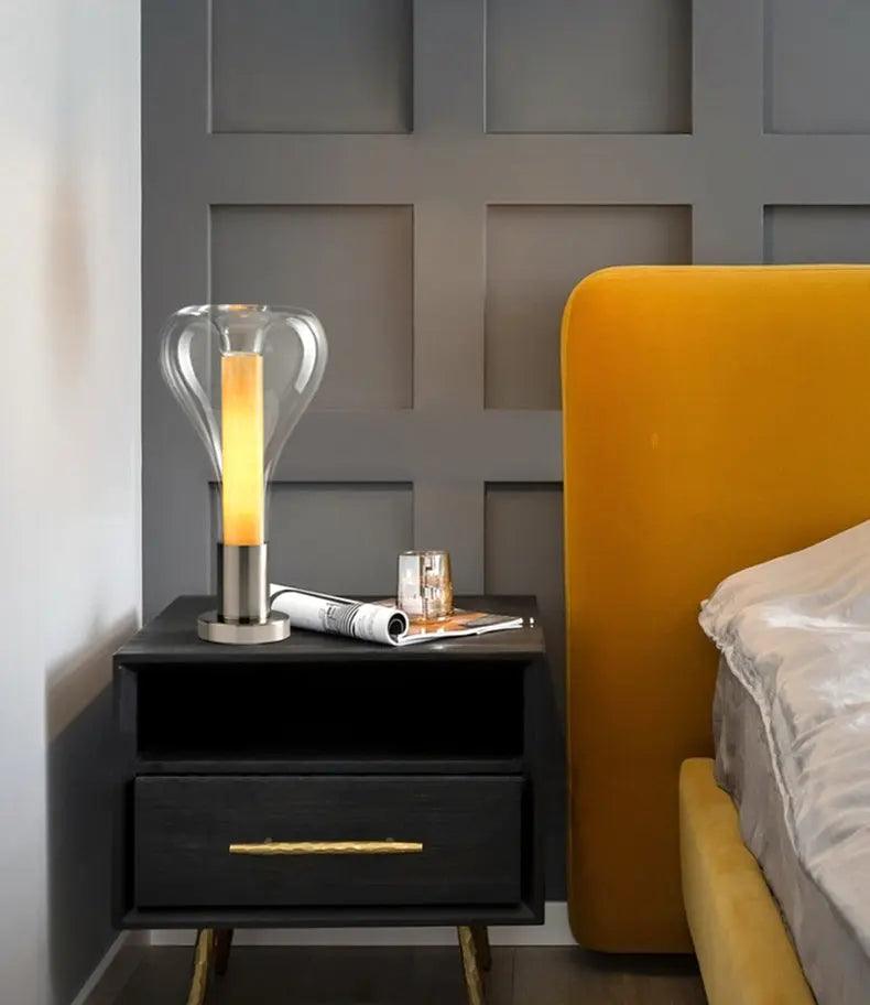 Lampe à lave avec base en métal et verre