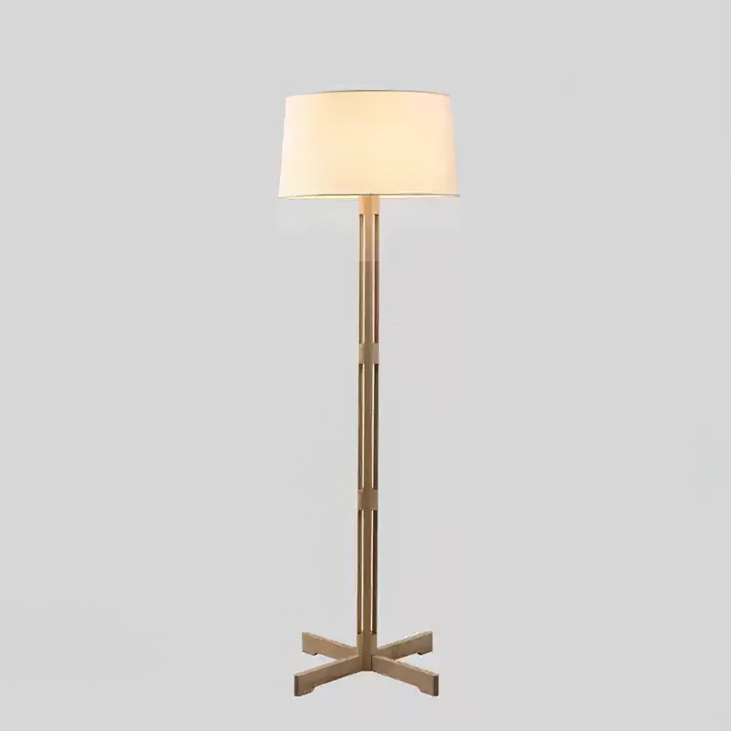 Vue de profil de la lampe, mettant en valeur sa hauteur