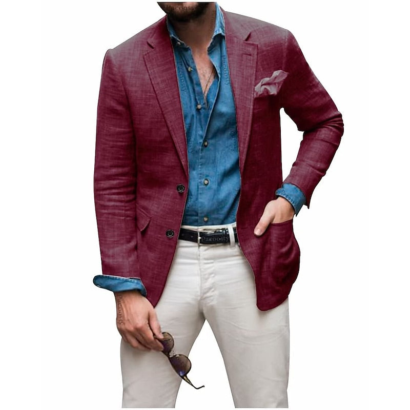 Homme ajustant son blazer en lin, prêt pour une sortie