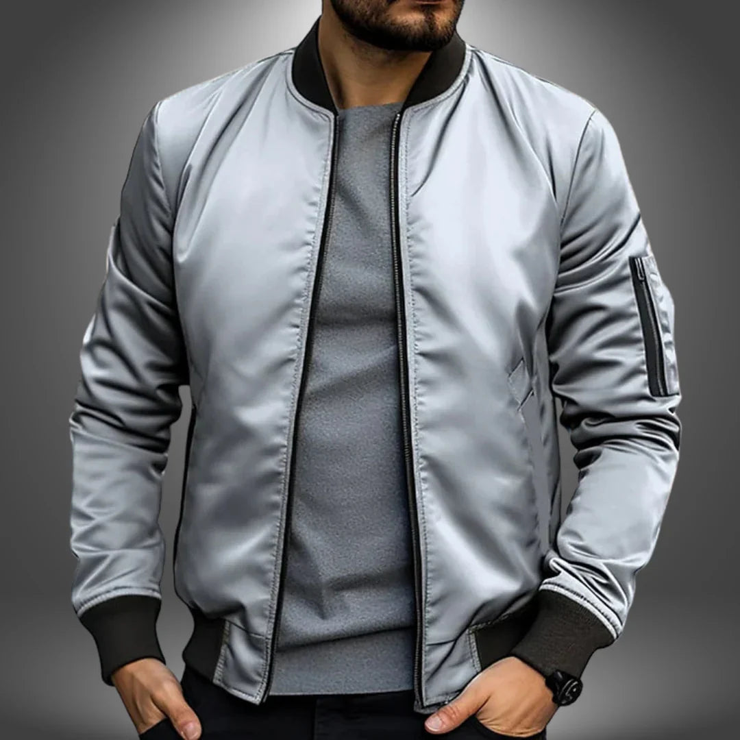 Silhouette complète d'une veste bomber sur fond neutre
