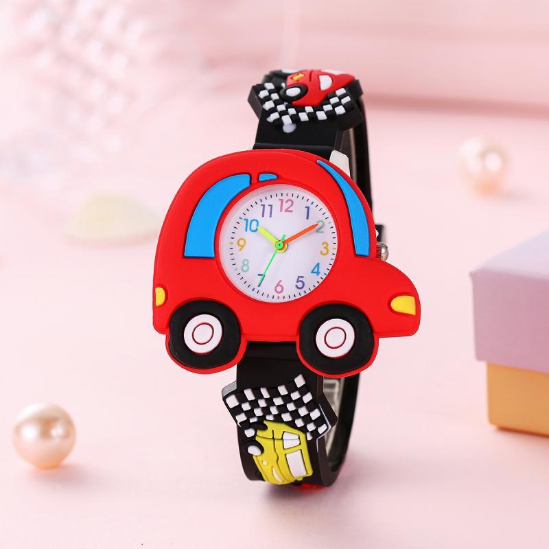 Gros plan sur le design 3D de la montre enfant