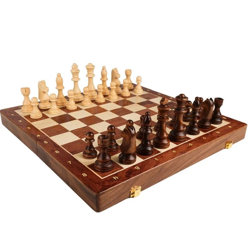 Vue latérale du plateau d'échecs plié pour le rangement
