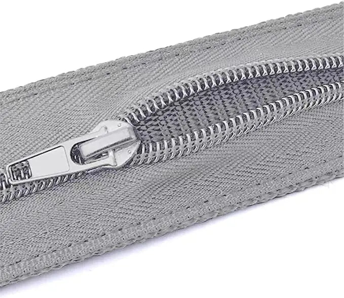 Vue rapprochée de la boucle coulissante de la ceinture