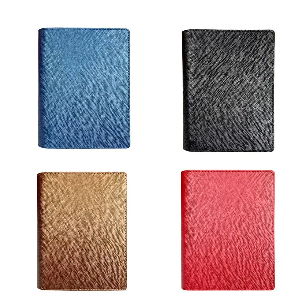 Vue de dessus du portefeuille avec cartes insérées