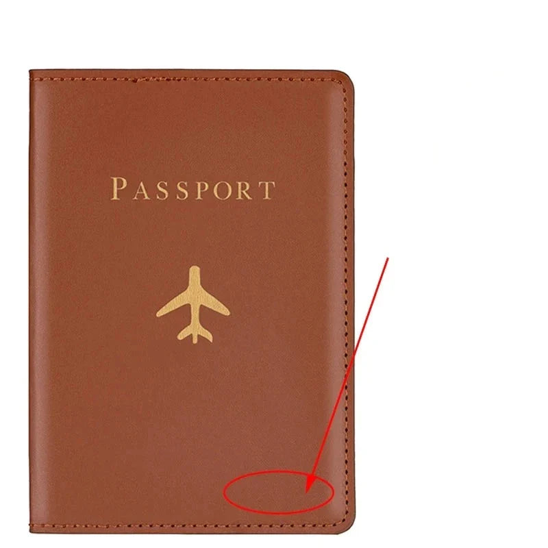 Protège-passeport marron avec détails dorés élégants