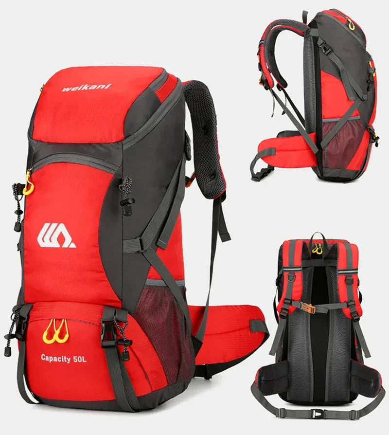 Sac à dos rouge, conçu pour le trekking et la randonnée