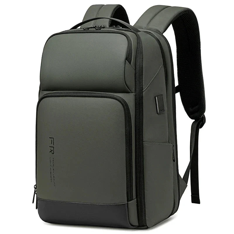 Version verte du sac à dos avec port USB visible