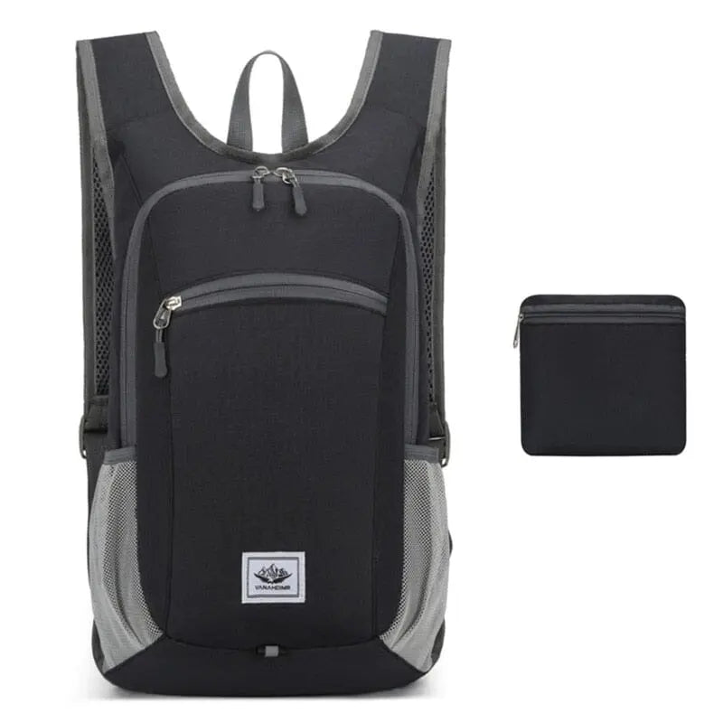 Sac à dos noir, plié, facile à ranger