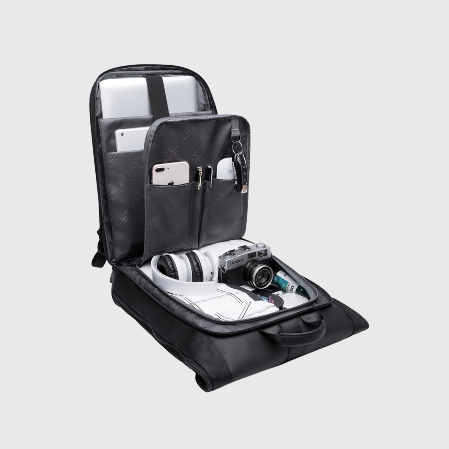 Compartiment principal ouvert montrant l'espace pour un ordinateur portable