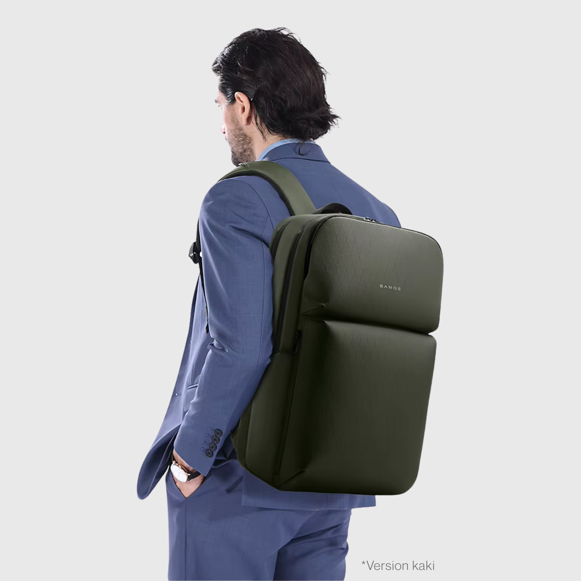 Vue de côté du sac à dos montrant les bretelles ajustables