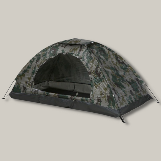 Tente résistante sous la pluie avec ventilation visible