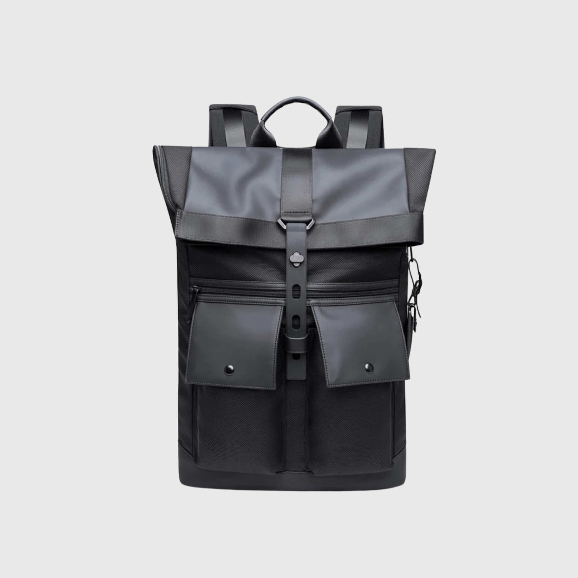 Vue de face du sac à dos imperméable avec poches multiples