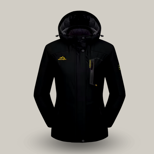 Veste de ski femme montrant la coupe ajustée pour liberté de mouvement