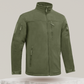 Veste polaire étalée sur une surface en bois
