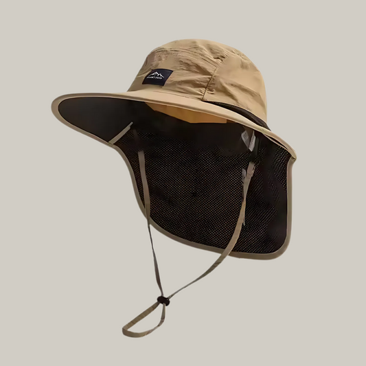 Chapeau porté en extérieur, idéal pour activités de plein air