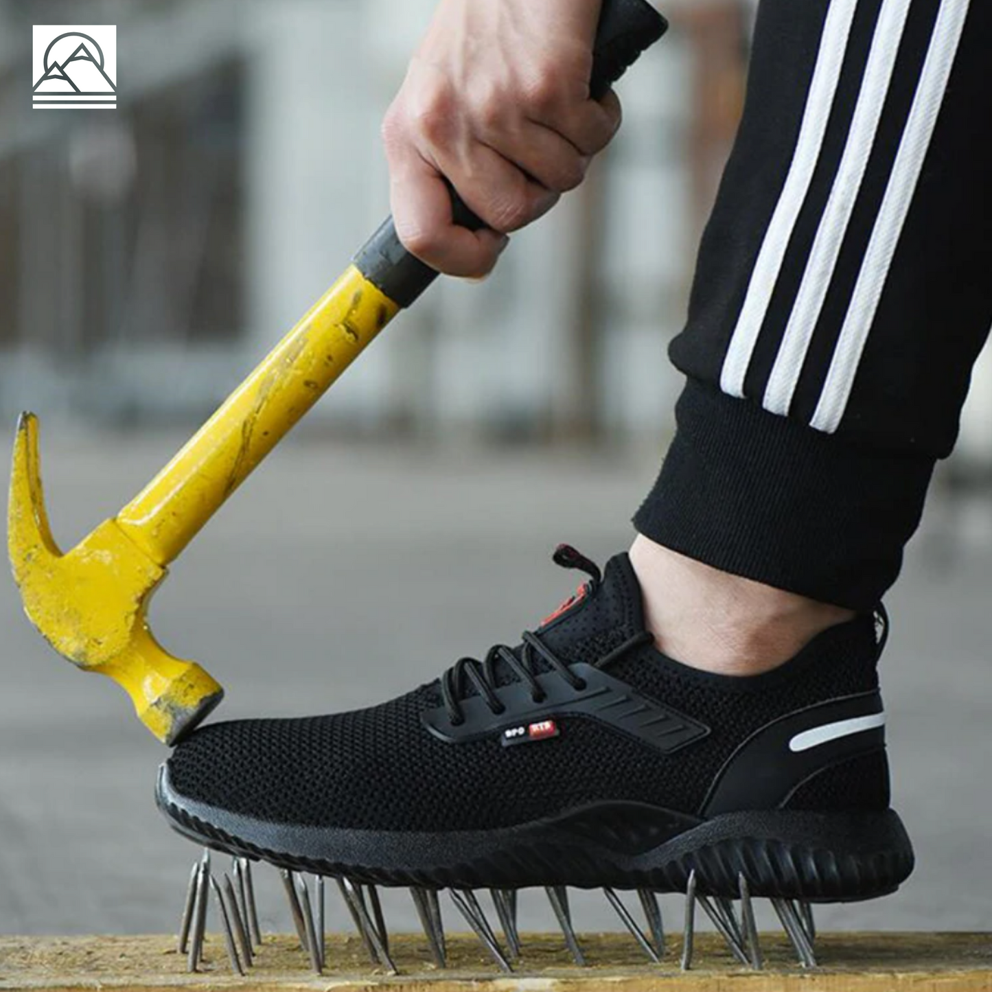 Vue latérale de chaussures de sécurité légères et flexibles