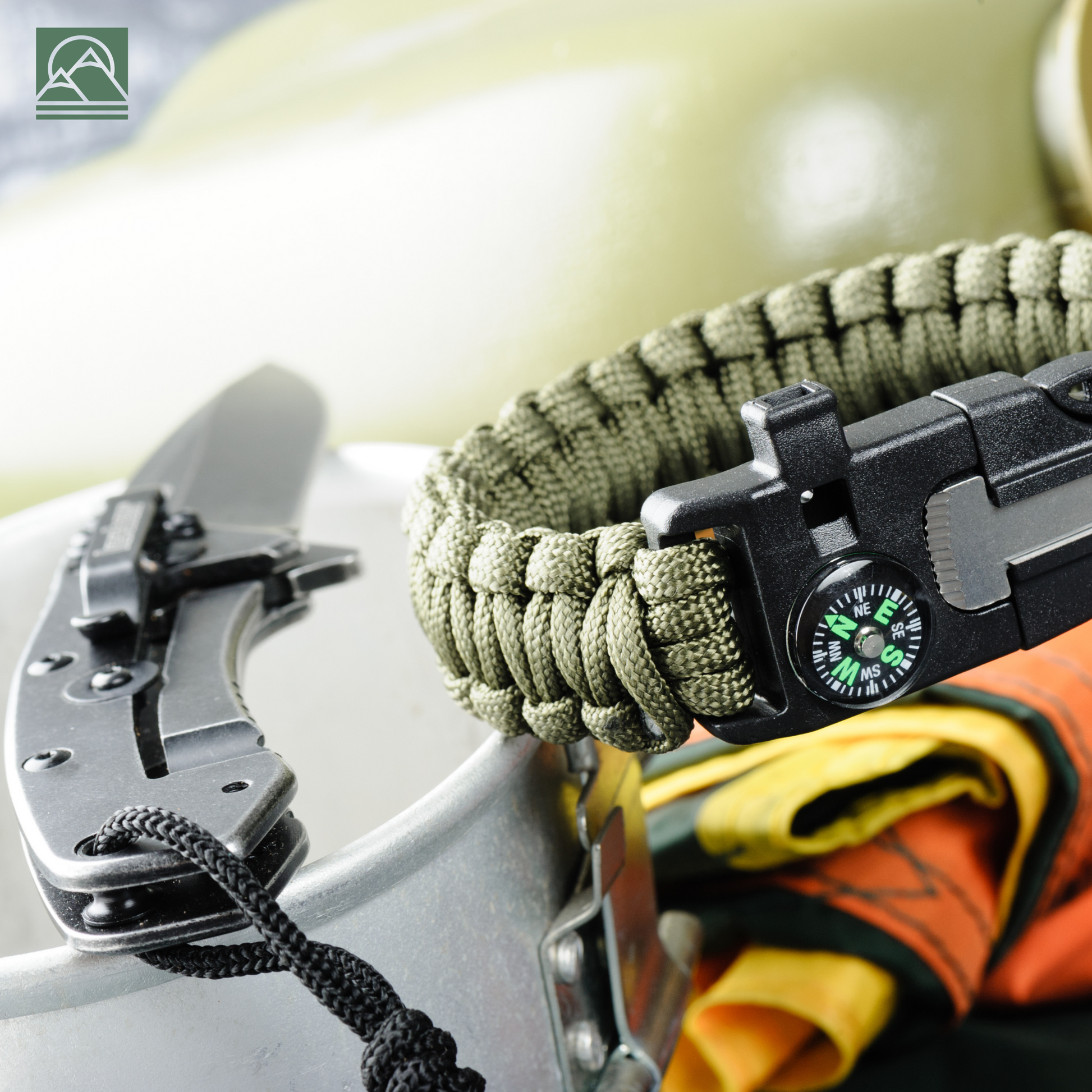 Kit de survie complet avec outils et accessoires d'urgence