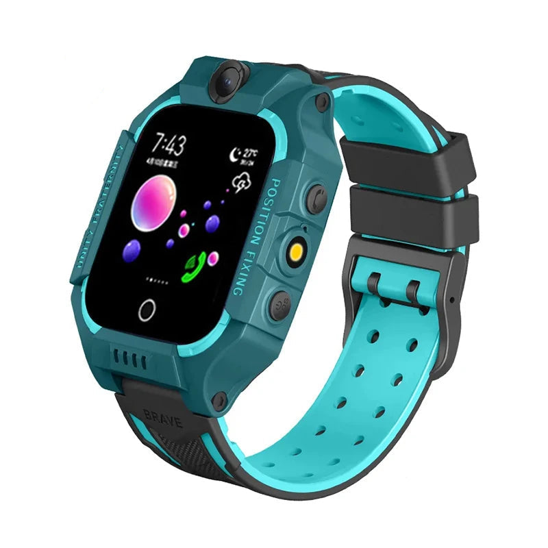 Vue latérale de la montre enfant, bracelet en silicone coloré