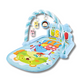 Enfant interagissant avec les sons et couleurs du tapis