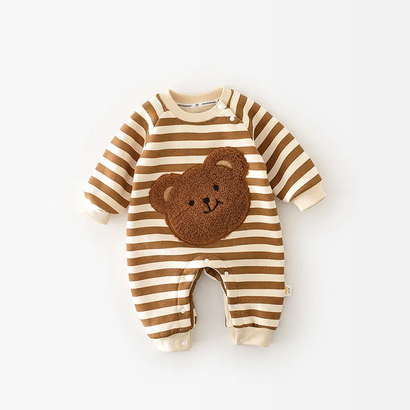 Détail des coutures du bodysuit bébé en coton