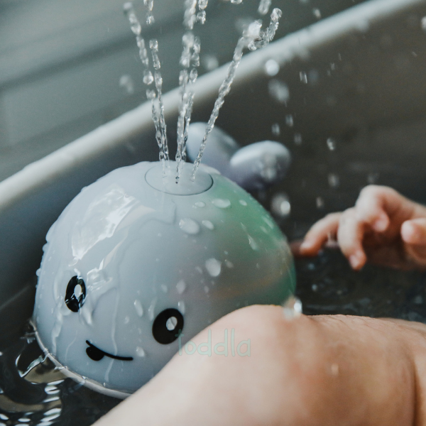 Jouet de bain baleine avec lumières et jets d'eau