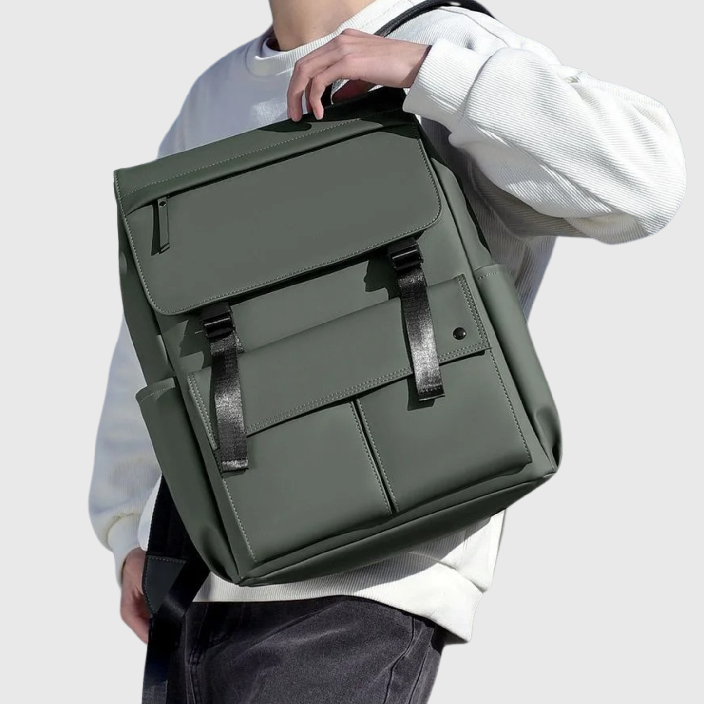 Vue de côté du sac à dos montrant les bretelles ajustables
