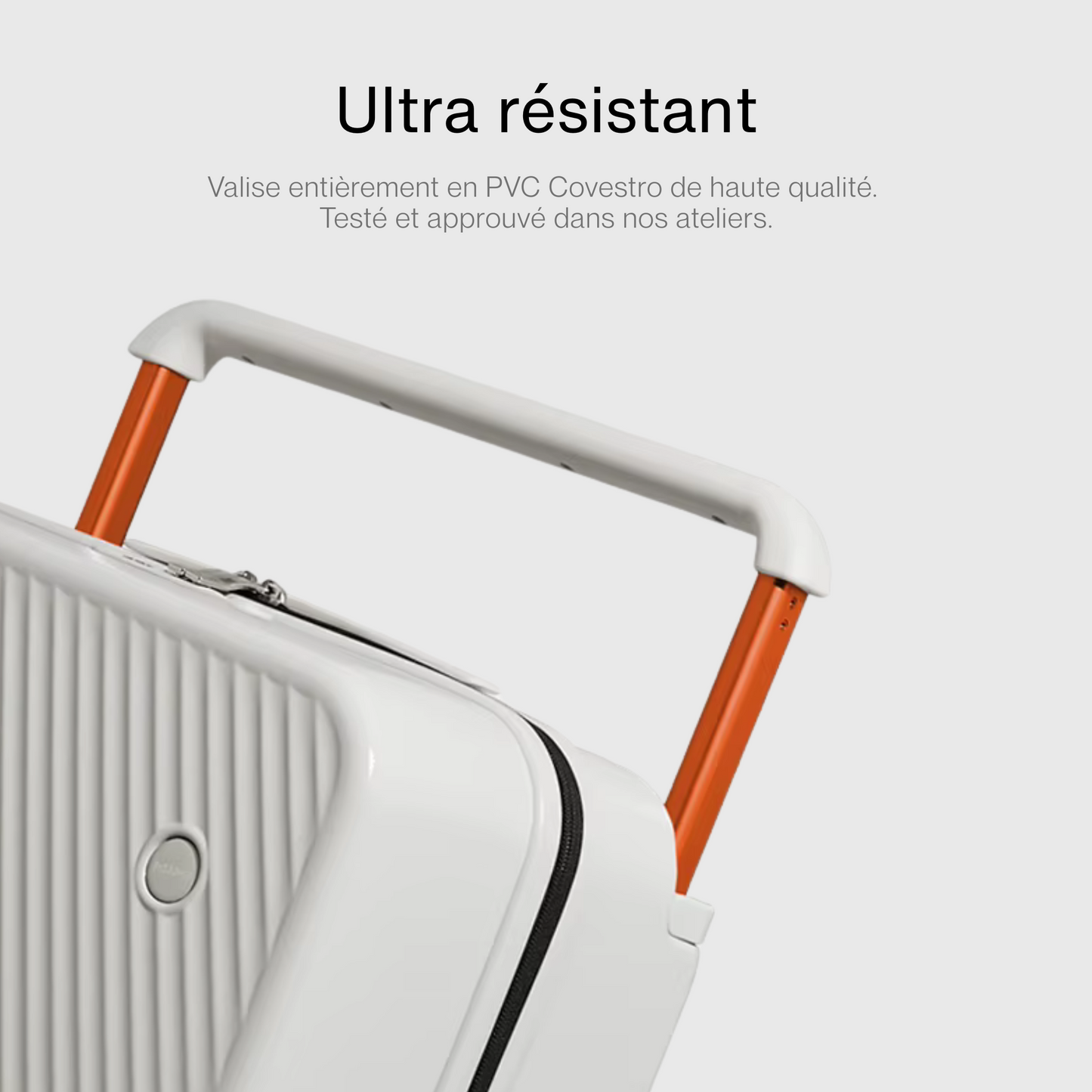 Valise cabine vue de face avec poignée télescopique