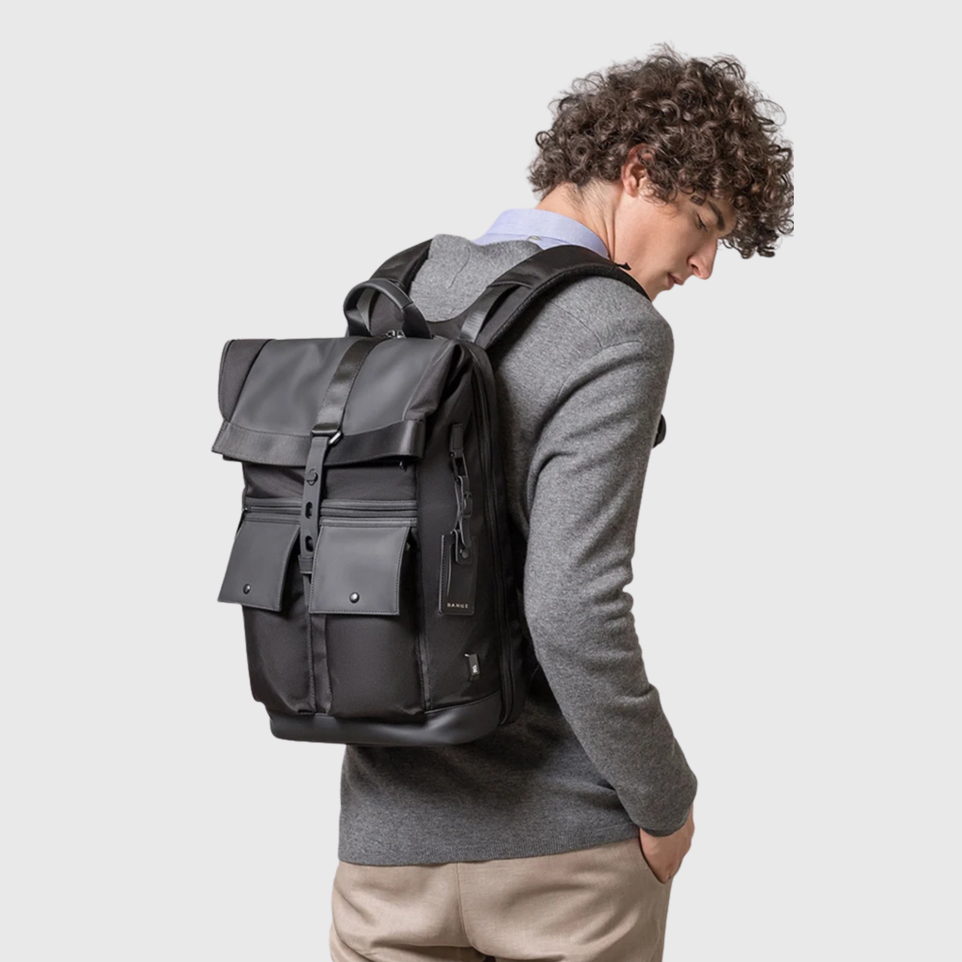 Vue en perspective du sac à dos avec design ergonomique