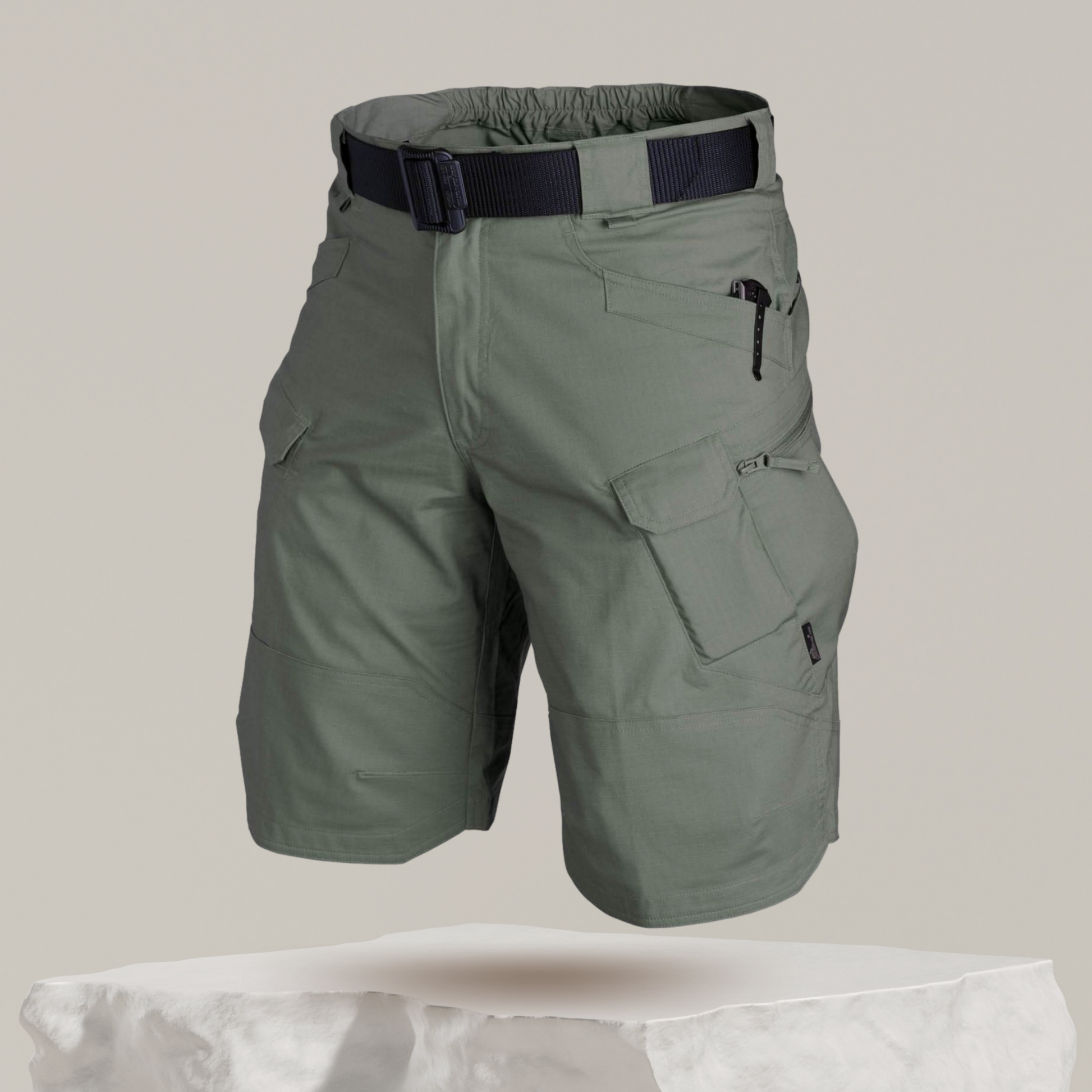 Short porté en situation de trekking sur terrain accidenté