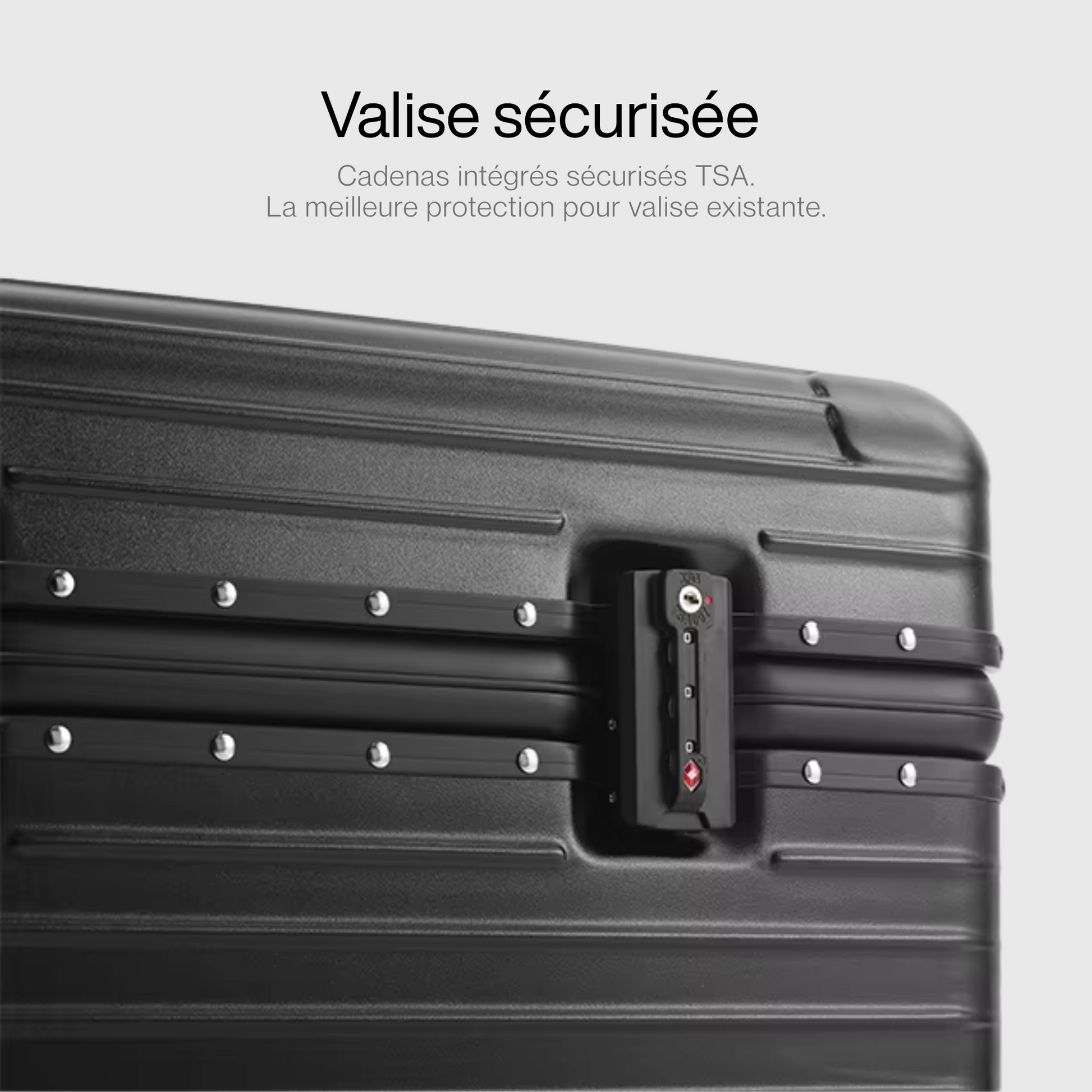 Gros plan sur la poignée télescopique ajustable de la valise