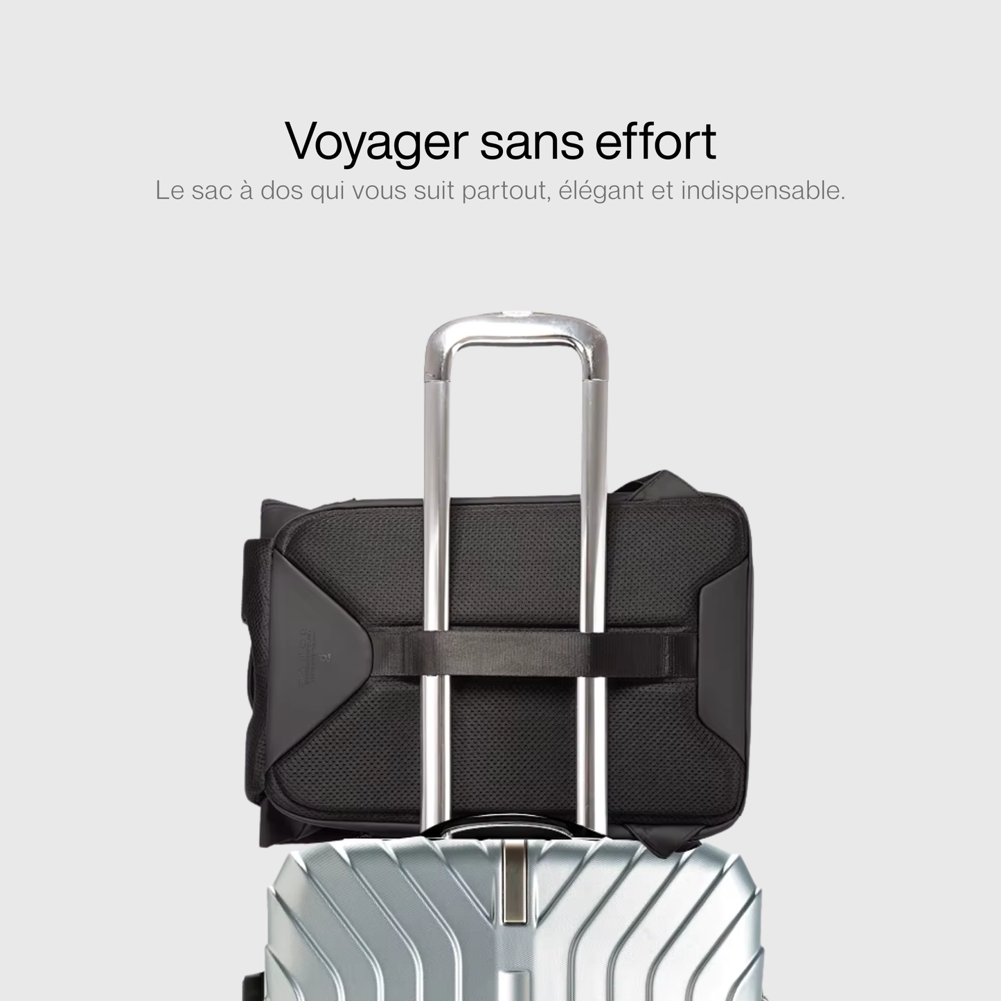 Intérieur du sac à dos avec espace pour accessoires de voyage
