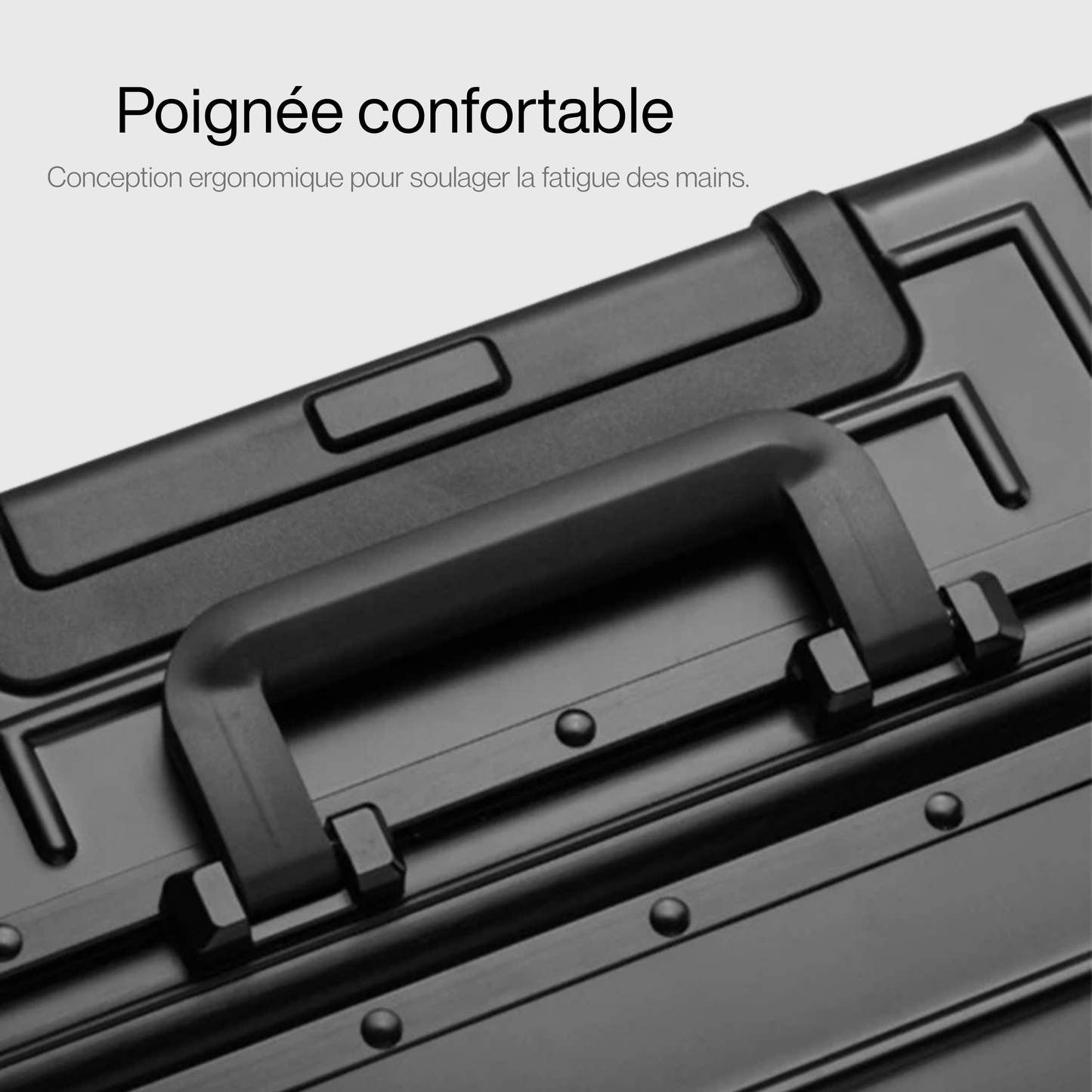 Poignée télescopique ajustable de la valise en gros plan