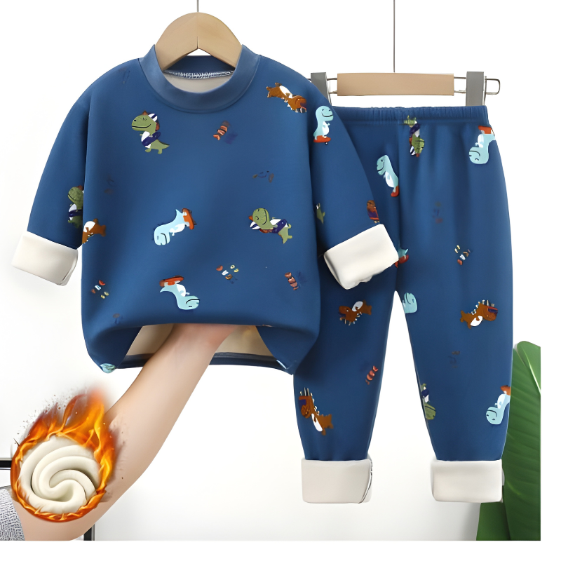 Zoom sur les motifs dessin animé du pyjama enfant