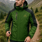 Veste imperméable en action sous la pluie