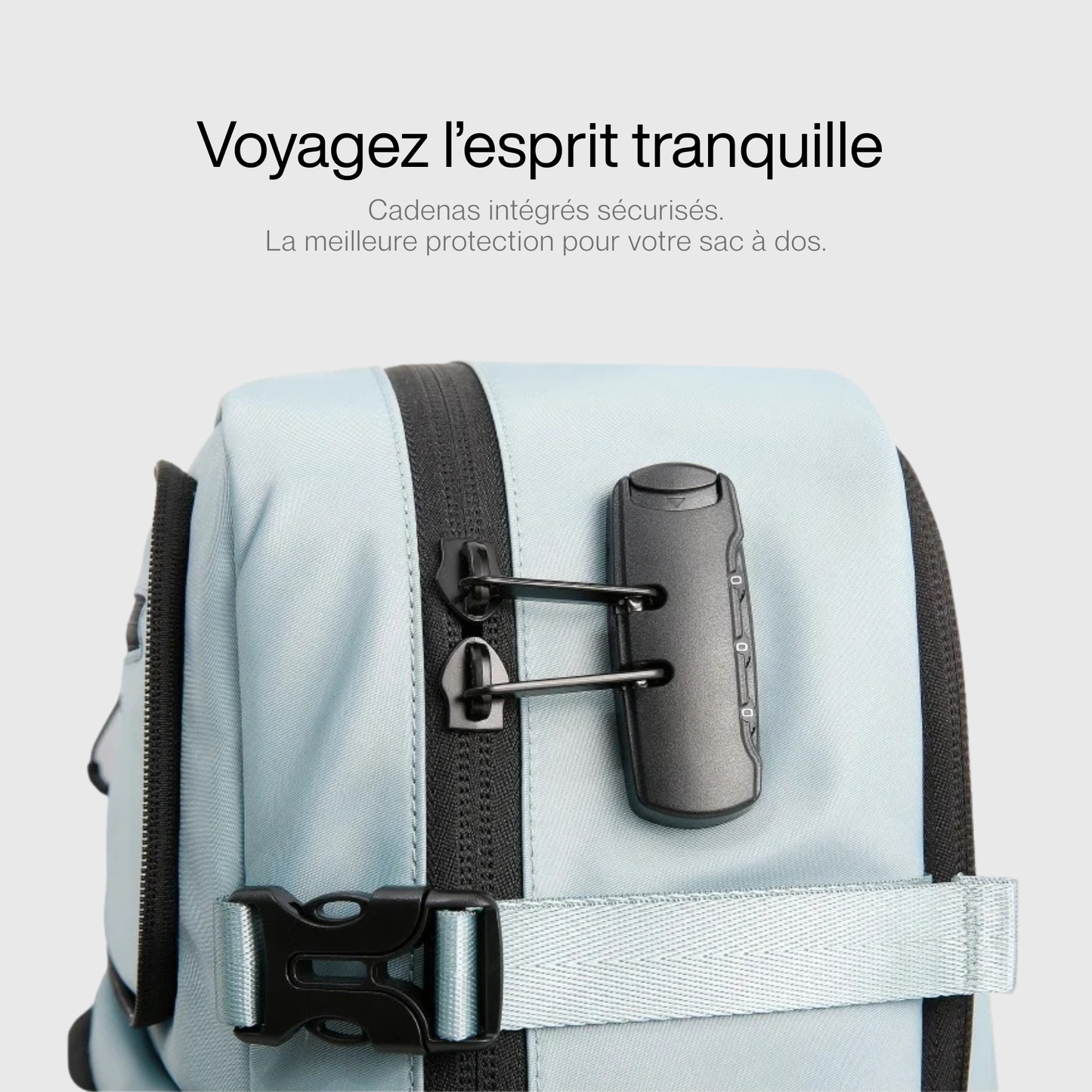 Sac à dos ouvert montrant l'intérieur spacieux et compartiments