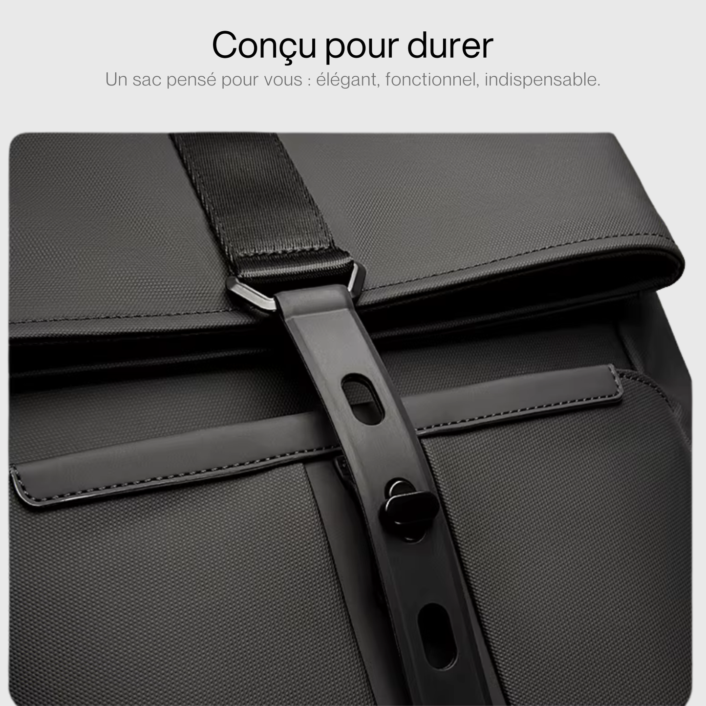 Vue de dessus du sac à dos avec fermeture éclair imperméable