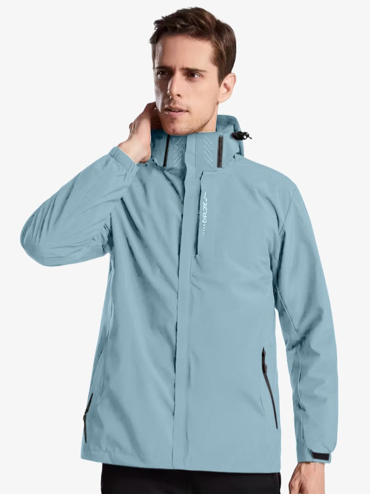 Vue arrière de la veste imperméable avec capuche ajustée