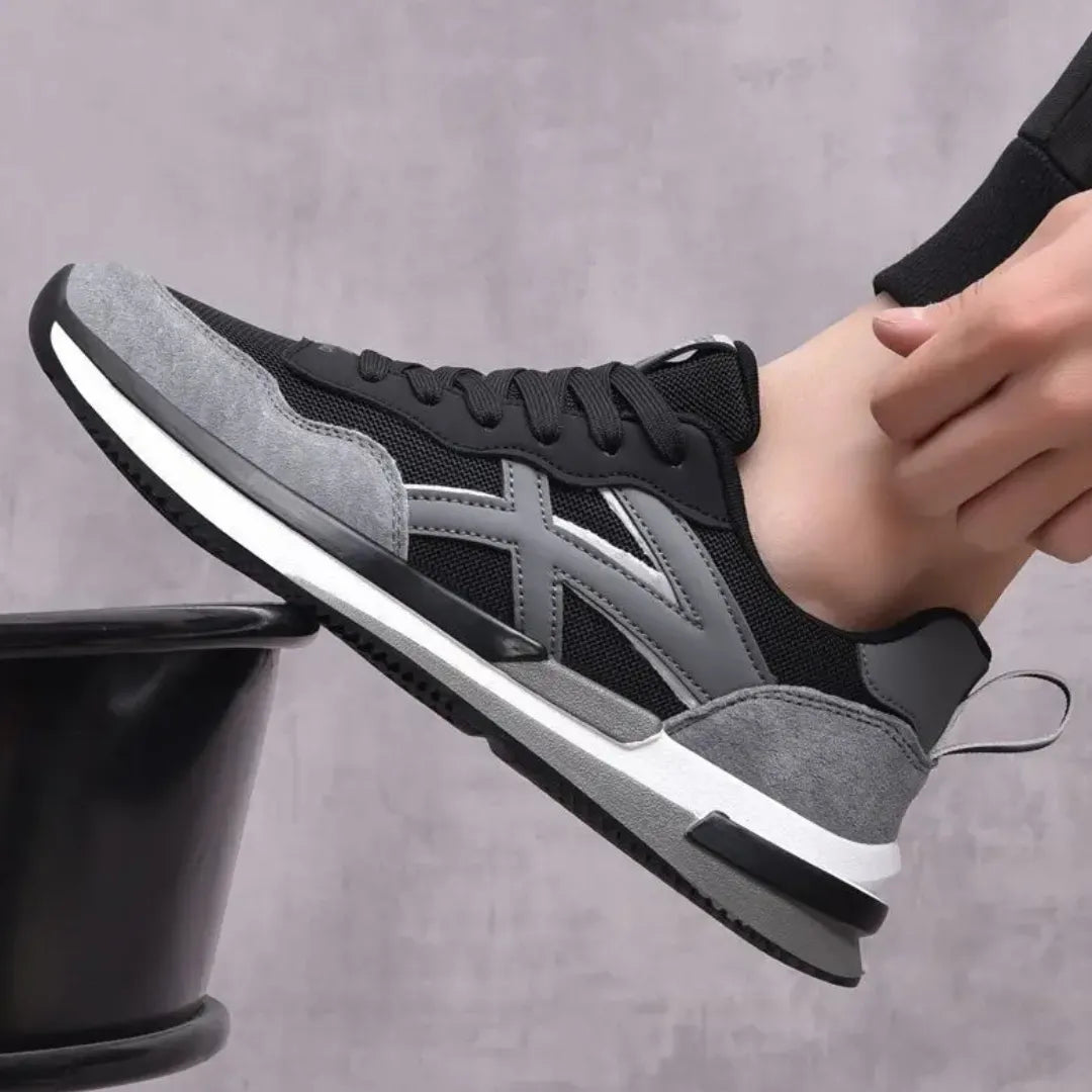 Gros plan sur la doublure douce des baskets
