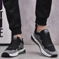 Chaussures de sport légères avec lacets visibles